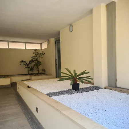Penzion Penthouse Genneruxi 4*