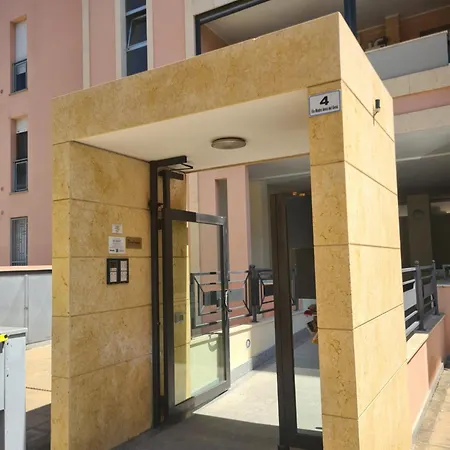 Penthouse Genneruxi Кальяри