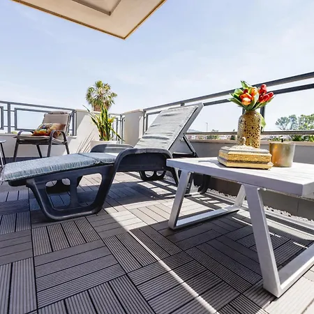 Maison d'hôtes Penthouse Genneruxi 4*